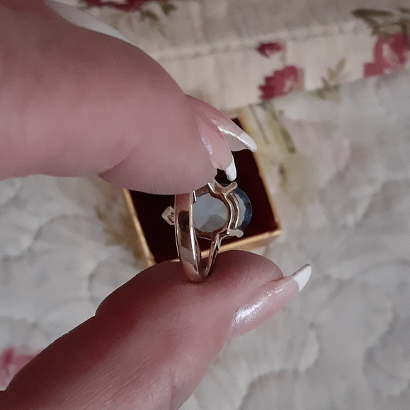 10K SOLID GOLD RING(BLUE TOPAZ 8MM×11MM) - Picture 3 of 4